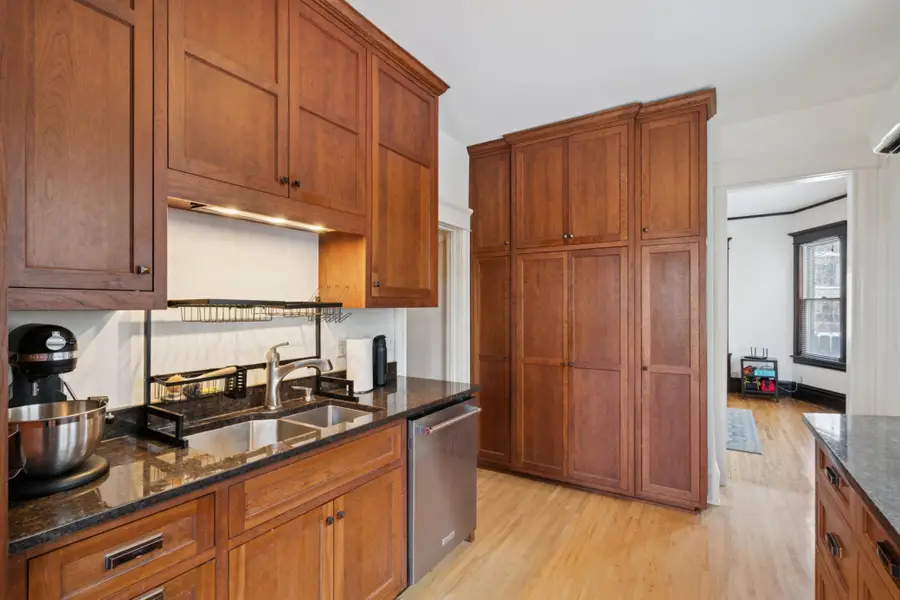 2120 Emerson Avenue S, Minneapolis, MN 55405 - #3