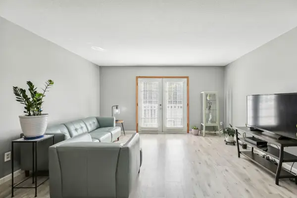 1860 Mcmenemy Street #E, Maplewood, MN 55117