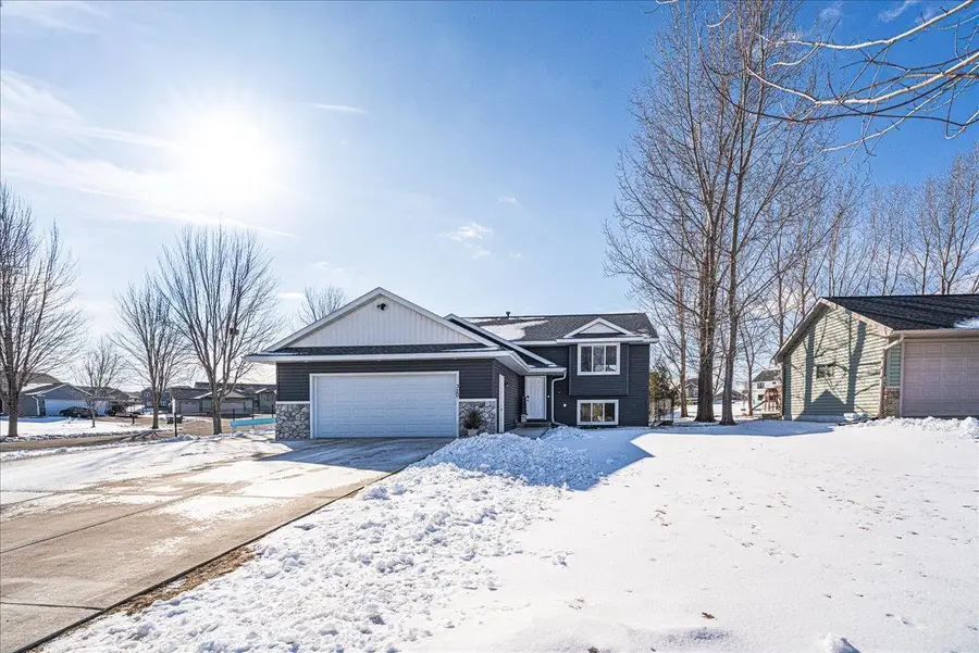 320 Bluebill Street, Baldwin, WI 54002 - #3