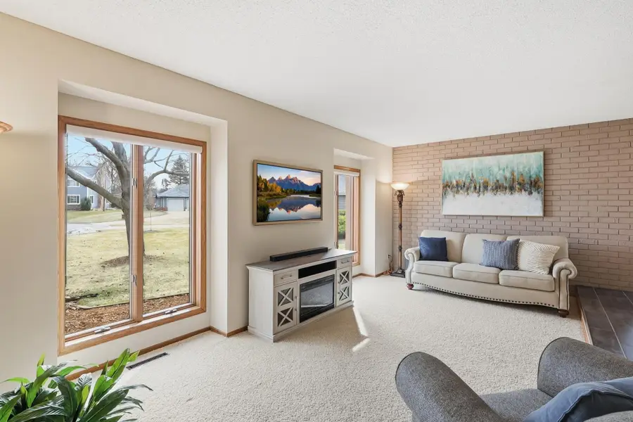 4125 Bridgewater Circle, Vadnais Heights, MN 55127 - #2