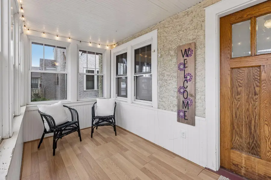 1048 Ottawa Avenue, West Saint Paul, MN 55118 - #2