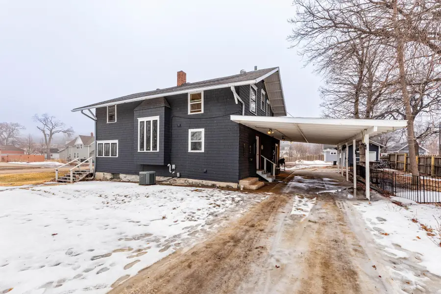 506 4th Avenue Sw, Valley City, ND 58072 - #3