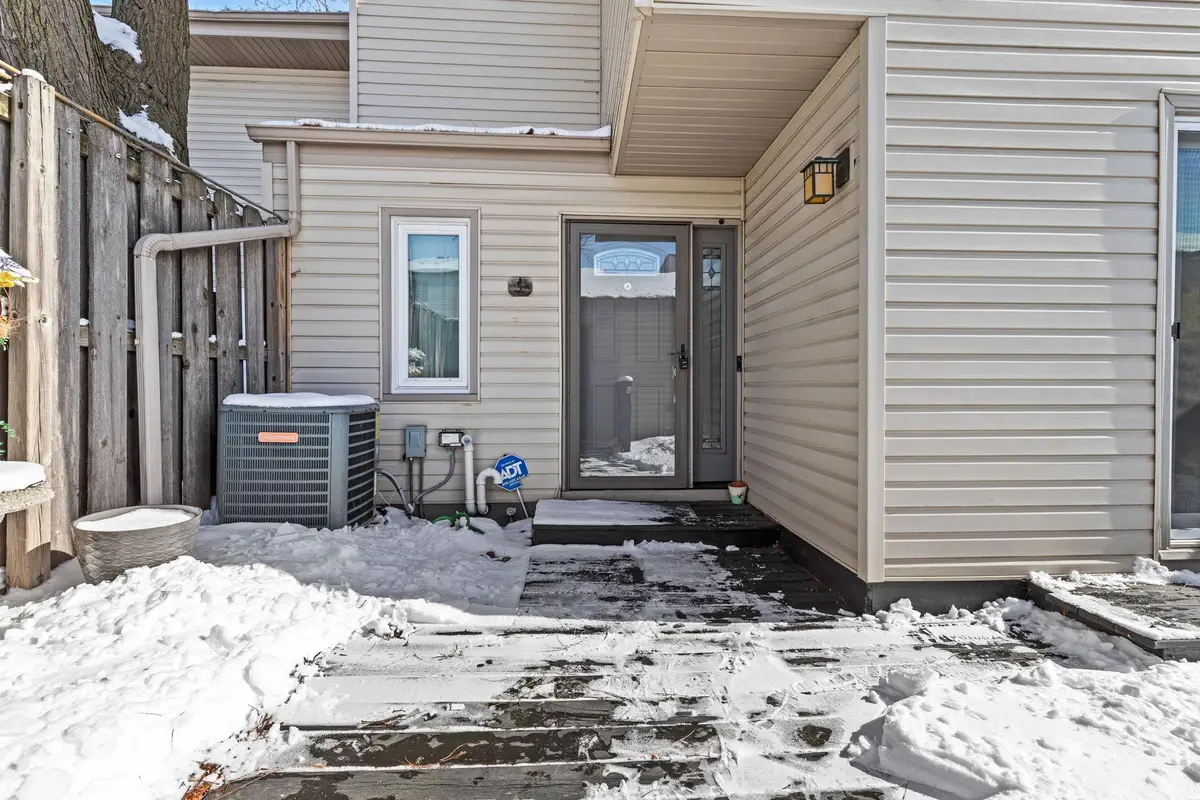 138 Ruth Street N #9, Saint Paul, MN 55119 - #1