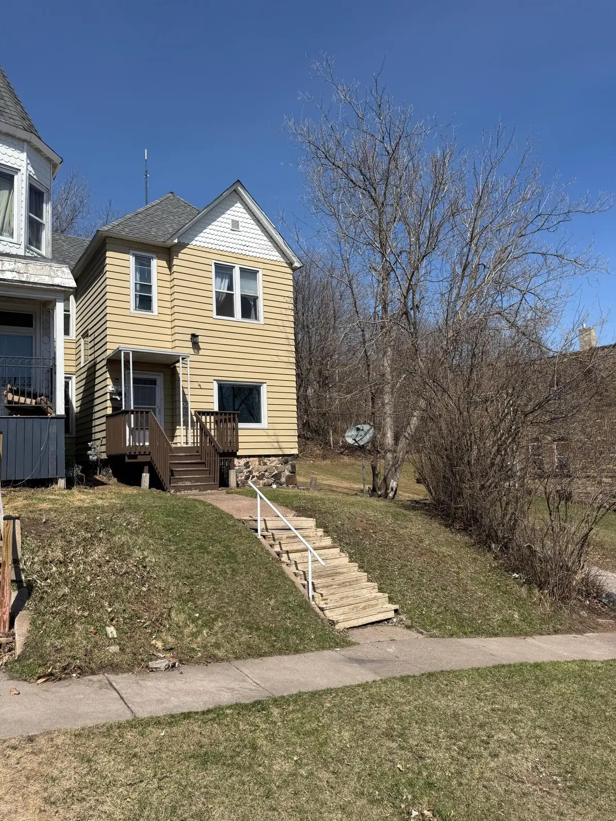 525 W 4th Street, Duluth, MN 55806 - #1