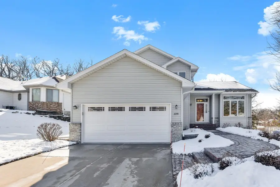 2290 Hillwood Drive E, Maplewood, MN 55119 - #3