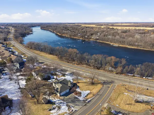 9851 Gillard Avenue Ne, Monticello, MN 55362