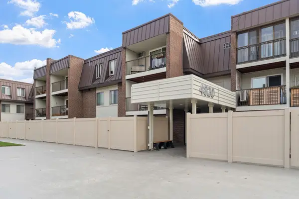 4820 Park Commons Drive #21, Saint Louis Park, MN 55416