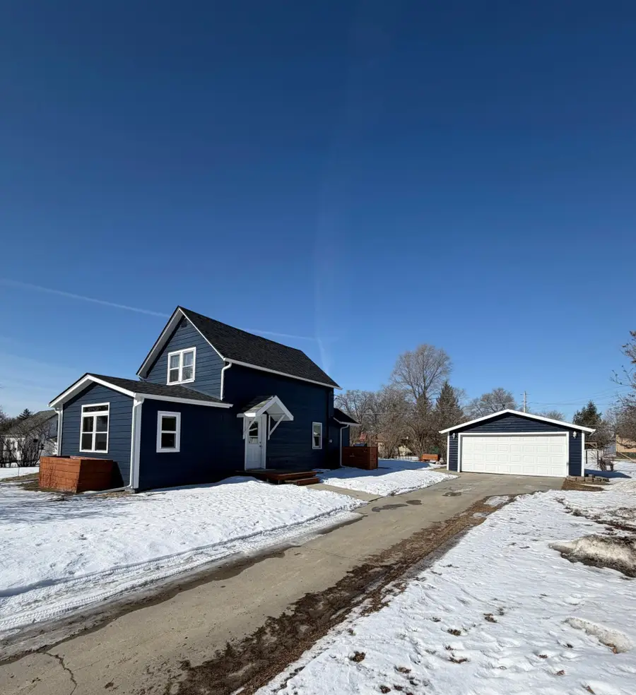 547 3rd Avenue Nw, Perham, MN 56573 - #3