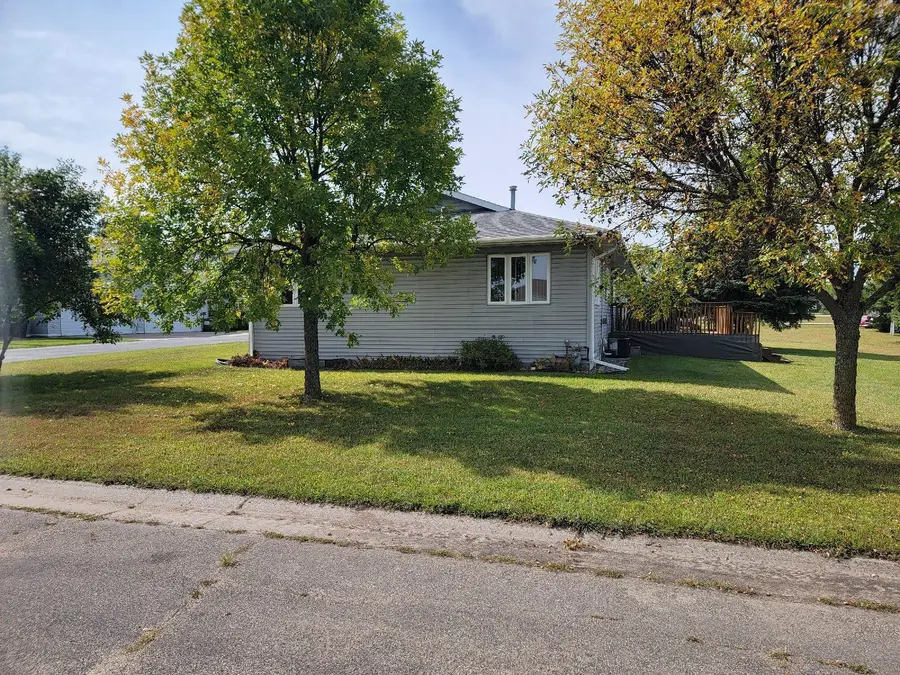815 6th Avenue Ne, Perham, MN 56573 - #3
