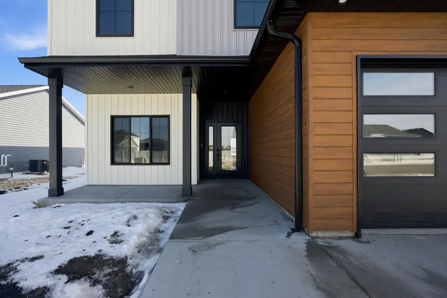 2216 44th Street S, Moorhead, MN 56560 - #2