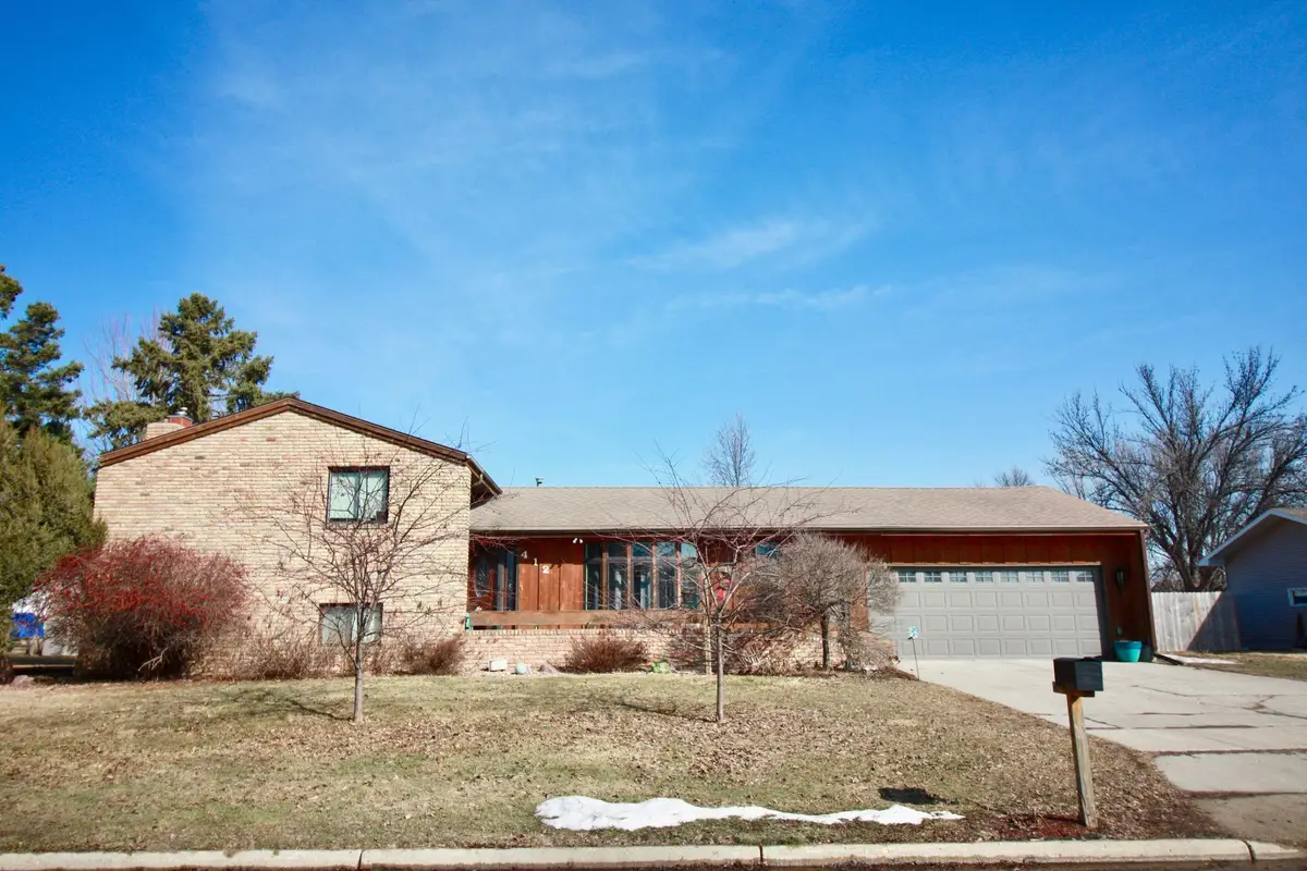 412 18th Avenue N, Wahpeton, ND 58075 - #1