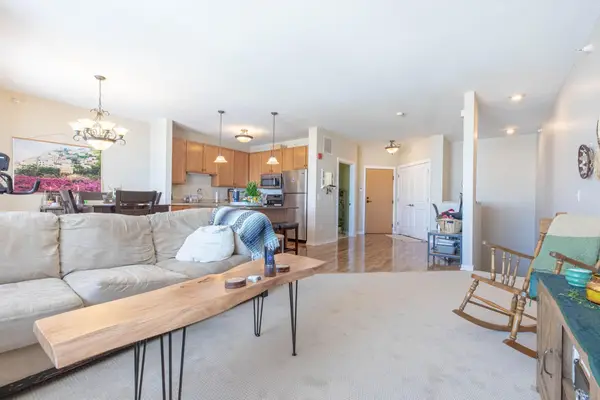 1070 Grandview Court Ne #304, Columbia Heights, MN 55421