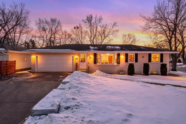 900 79th Avenue Ne, Spring Lake Park, MN 55432