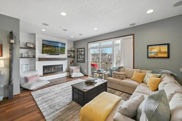 11907 Emery Village Drive N, Champlin, MN 55316