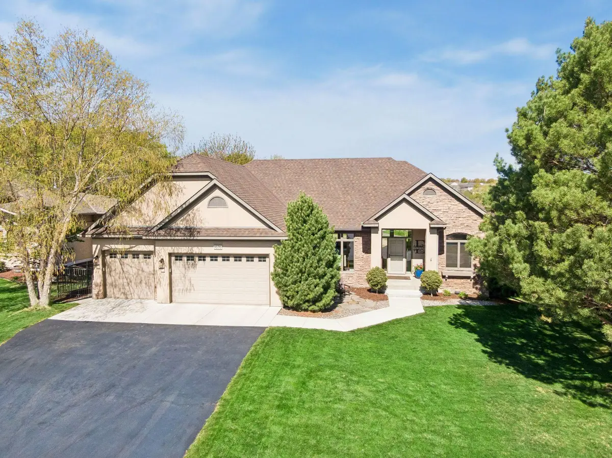 1676 Isabella Parkway, Chaska, MN 55318 - #1