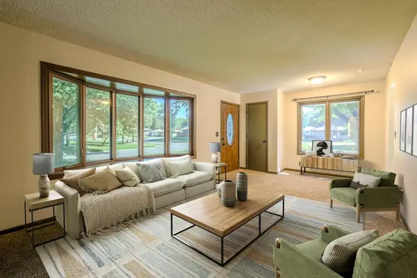 836 112th Avenue Nw, Coon Rapids, MN 55448