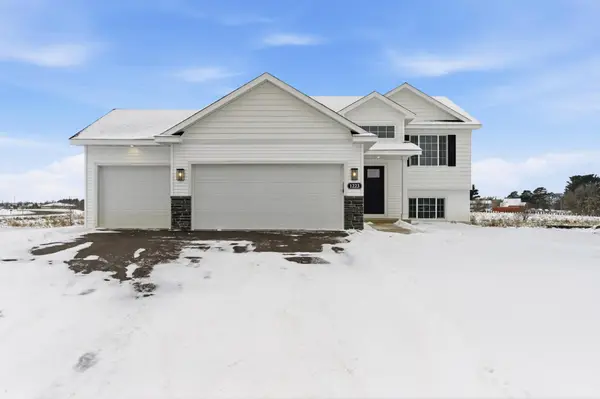 1404 Woods Road Ne, Isanti, MN 55040