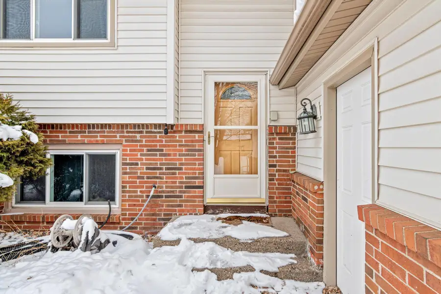 5704 84 1/2 Avenue N #222, Brooklyn Park, MN 55443 - #3