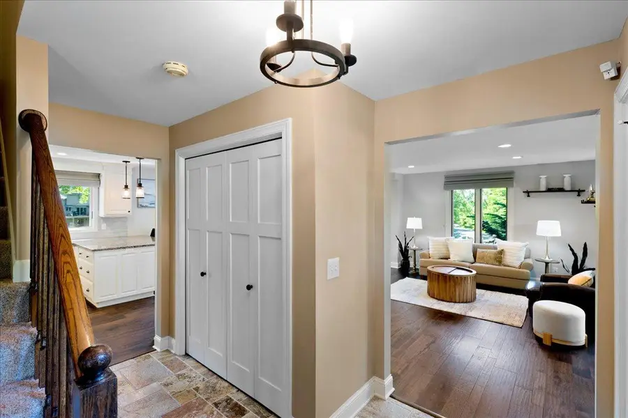 8017 Tierneys Woods Curve, Bloomington, MN 55438 - #3