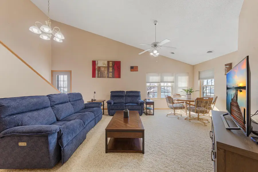 104 Morningside Drive Ne, Hutchinson, MN 55350 - #2