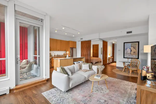 901 S 2nd Street #406, Minneapolis, MN 55415