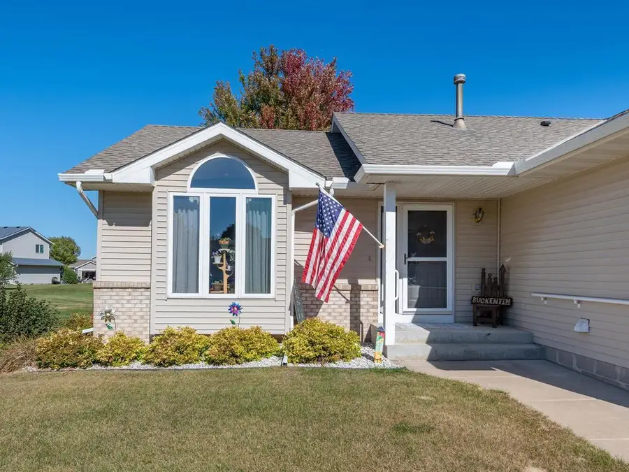 609 Robert Avenue, Hamburg, MN 55339 - #3