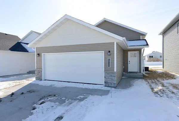 6434 82nd Avenue S, Horace, ND 58047