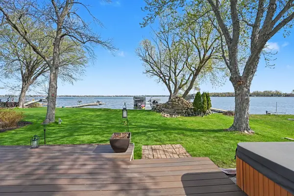 1607 Beach Drive Se, Forest Lake, MN 55025