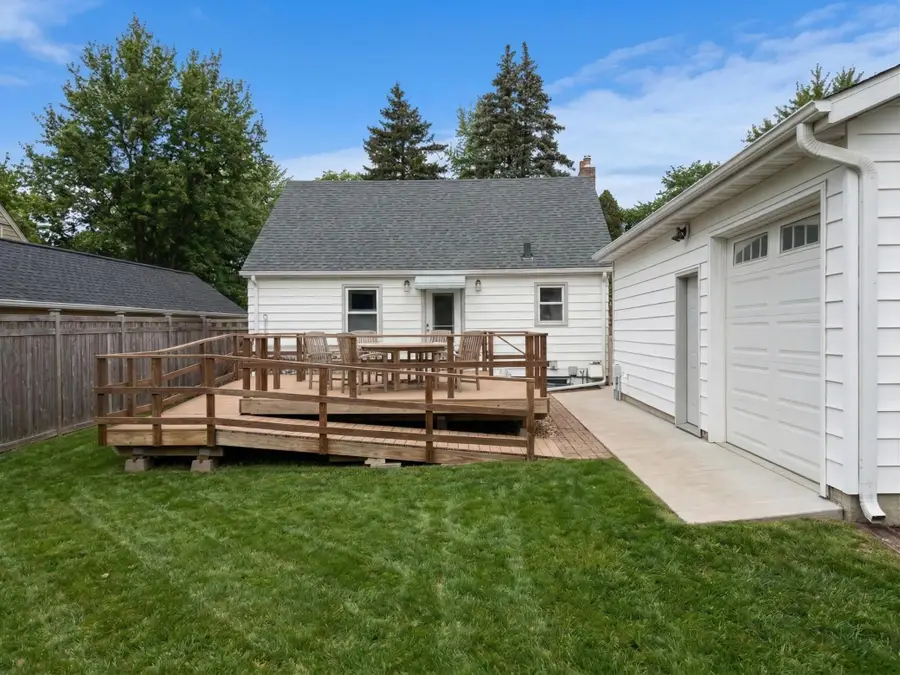 1740 Rome Avenue, Saint Paul, MN 55116 - #2