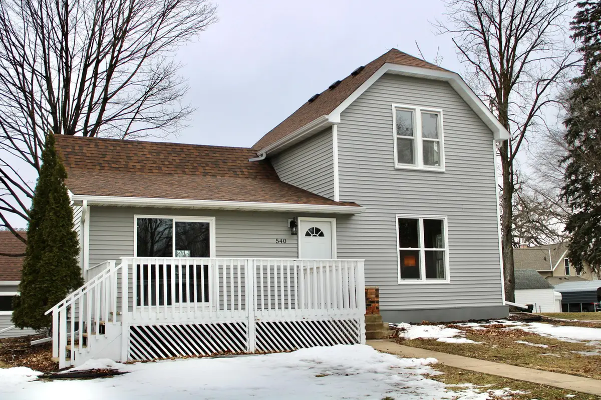 540 Brown Street Sw, Hutchinson, MN 55350 - #1