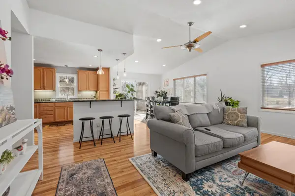 13409 Arden Circle, Burnsville, MN 55337