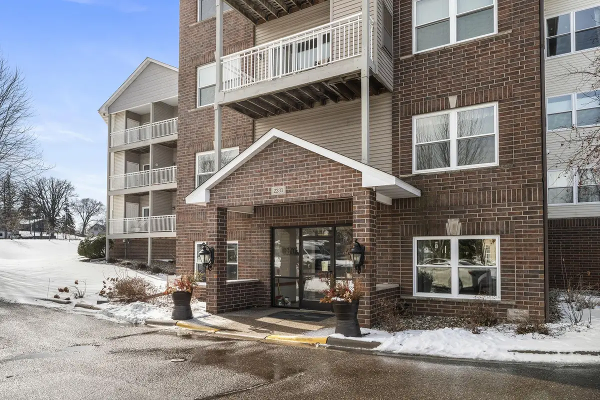 2231 Penn Place N #208, North Saint Paul, MN 55109 - #1