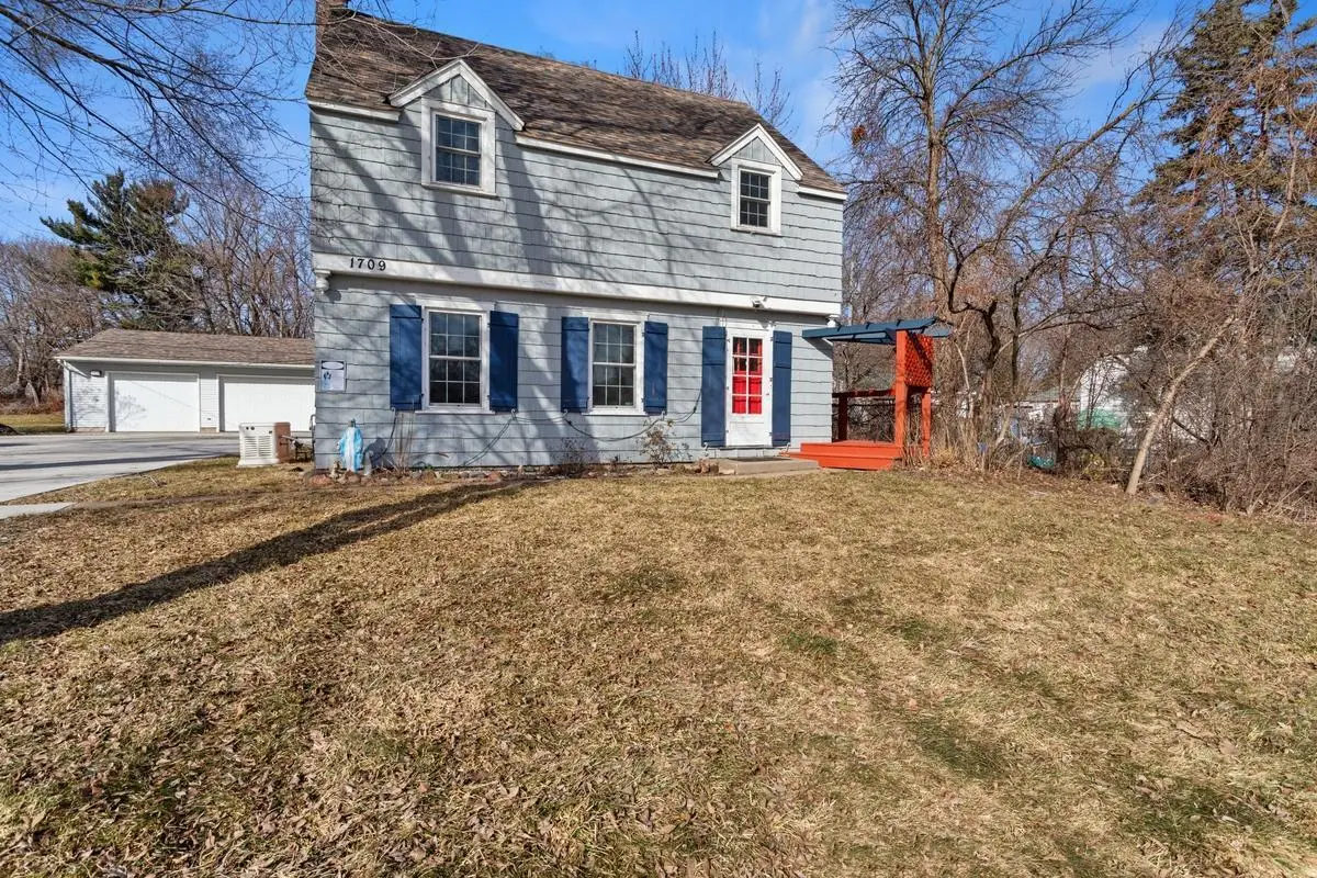 1709 White Bear Avenue N, Maplewood, MN 55109 - #1