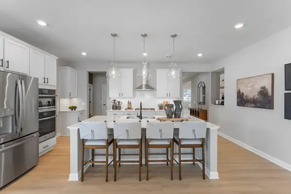 5194 Long Pointe Bay, Woodbury, MN 55129