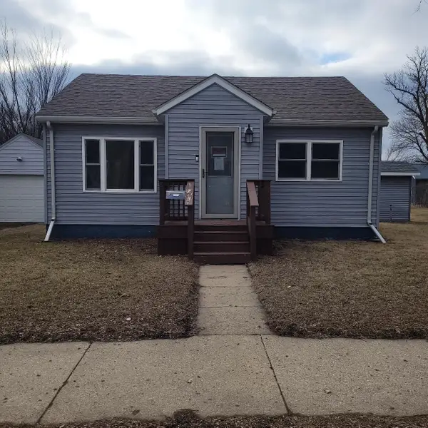 824 Collins Avenue, Windom, MN 56101