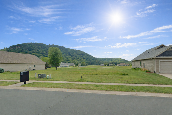 525 Coral Drive, Lake City, MN 55041