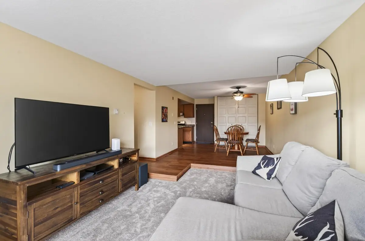 1601 N Innsbruck Drive #202NE, Fridley, MN 55432 - #1