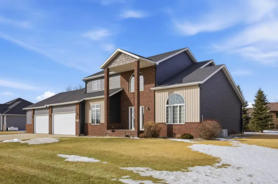 645 Evergreen Circle, Oxbow, ND 58047 - #2