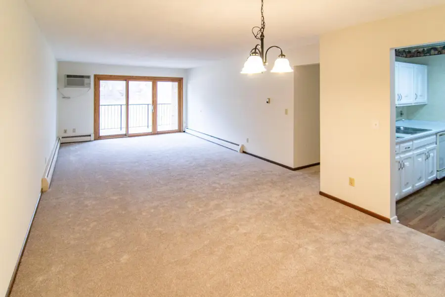 2690 Oxford Street N #247, Roseville, MN 55113 - #3