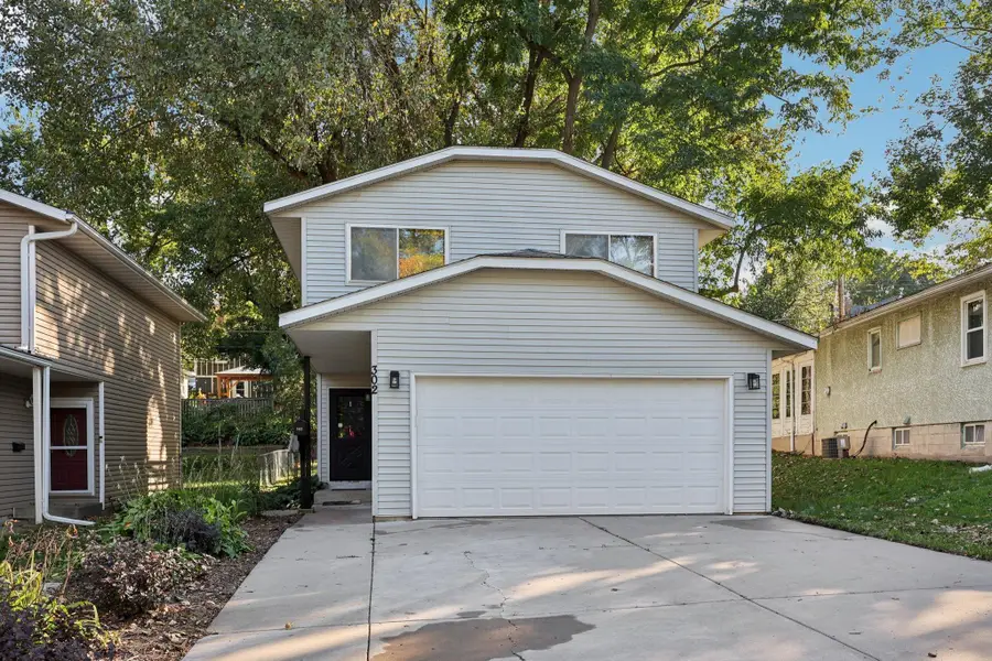 302 Sidney Street E, Saint Paul, MN 55107 - #2
