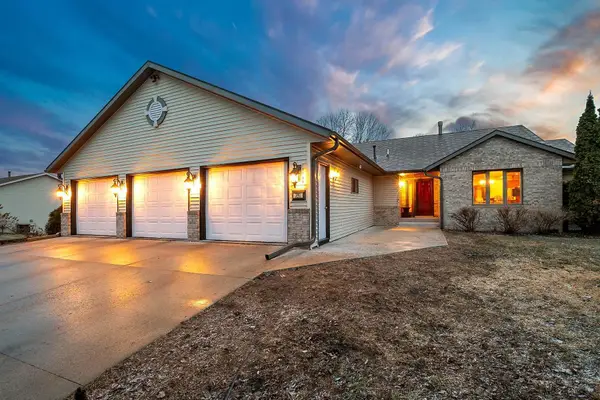 141 Fairlawn Avenue E, Winsted, MN 55395