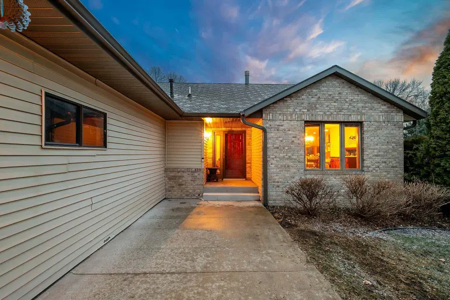 141 Fairlawn Avenue E, Winsted, MN 55395 - #2