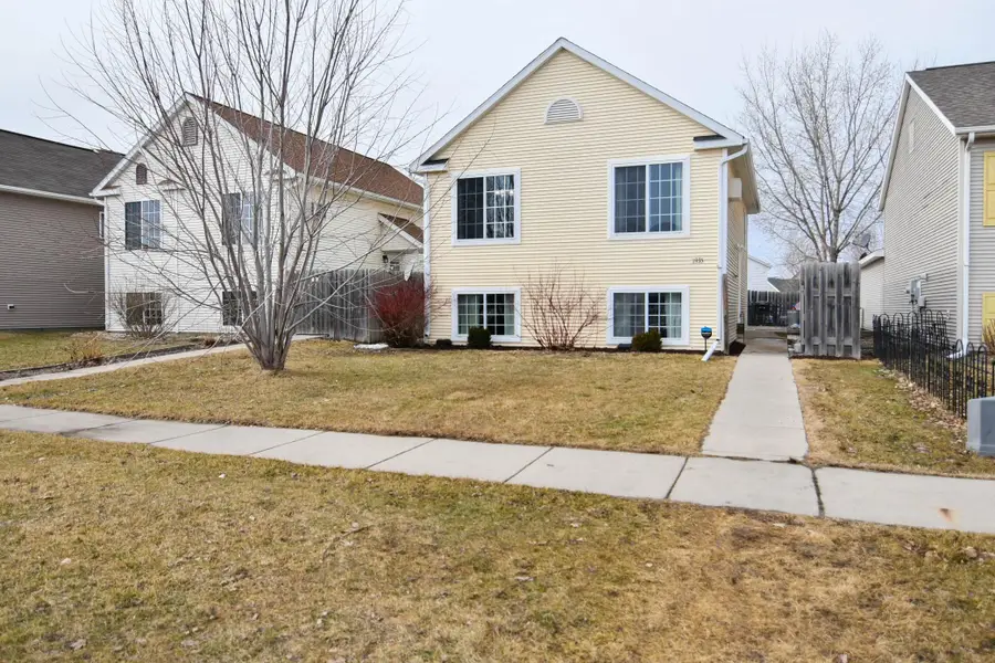 1935 57th Avenue S, Fargo, ND 58104 - #2