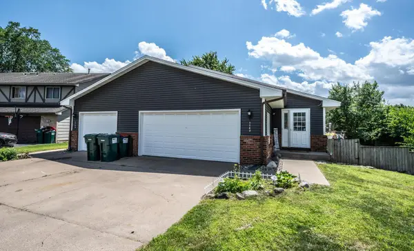 1142 Cheery Lane Ne, Columbia Heights, MN 55421