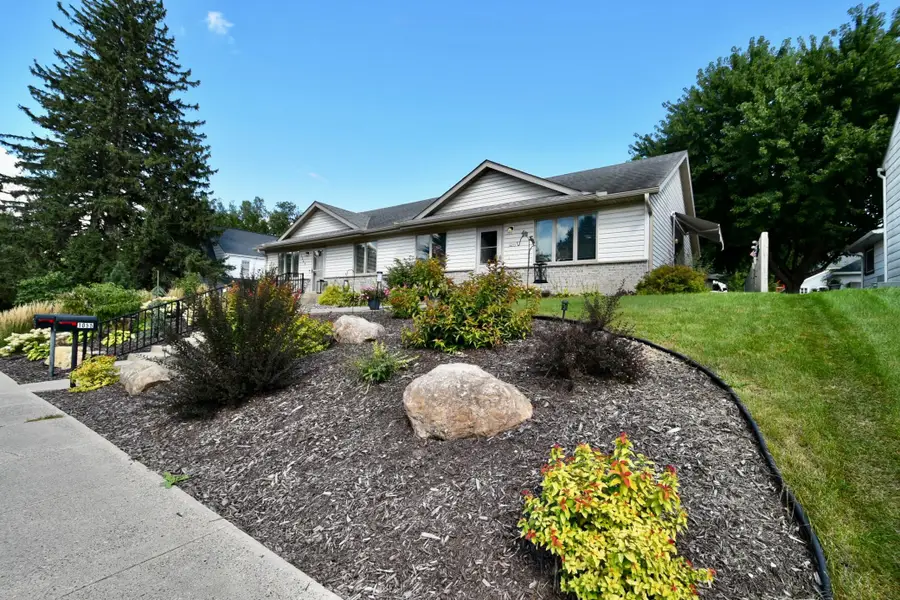 1055 S Main Street, Zumbrota, MN 55992 - #3