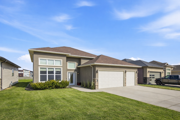 246 34 Avenue E, West Fargo, ND 58078