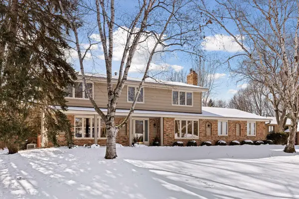 17205 27th Avenue N, Plymouth, MN 55447