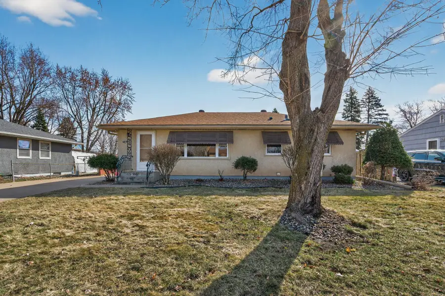 2724 Mcknight Road N, North Saint Paul, MN 55109 - #2