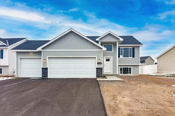 1316 Woods Road Ne, Isanti, MN 55040