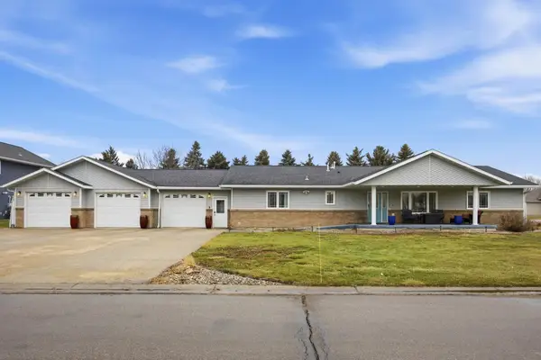 211 Hackberry Court, Kindred, ND 58051